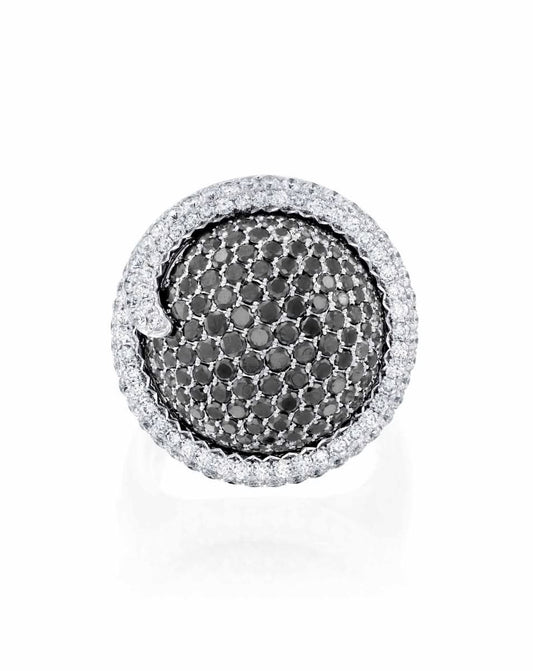 18K White Gold Round Diamond Ring