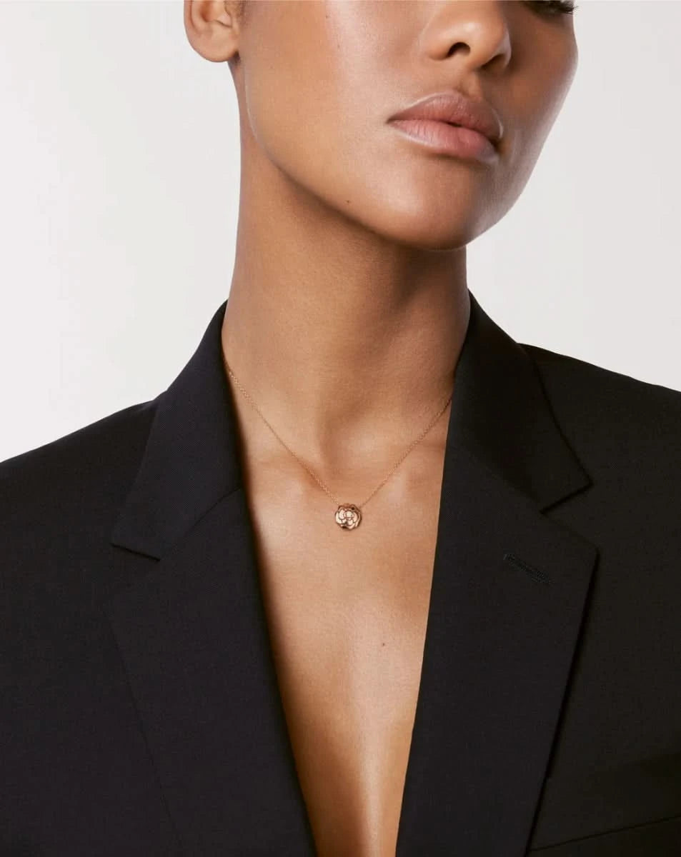 color: Rose Gold