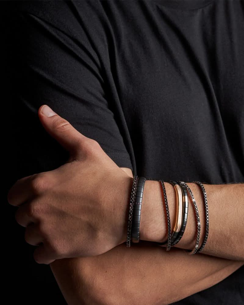 color: Rose Gold