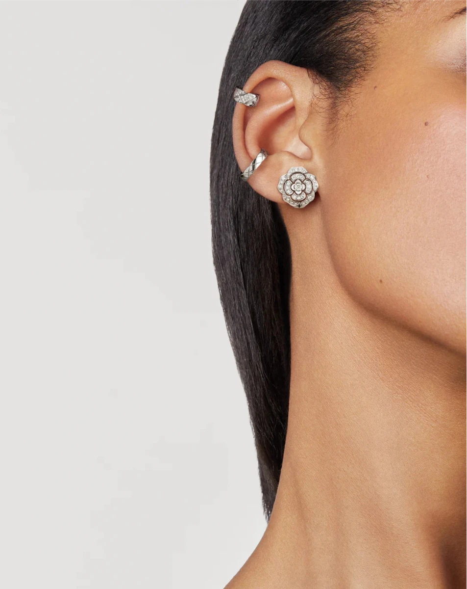 color: White Gold