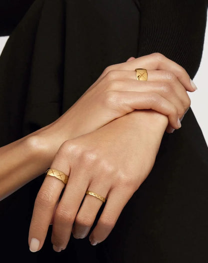 color: Yellow Gold