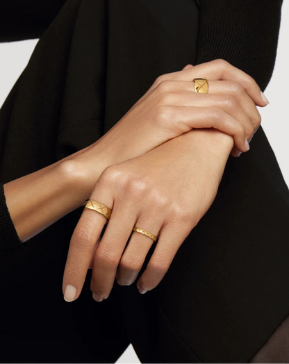 color: Yellow Gold