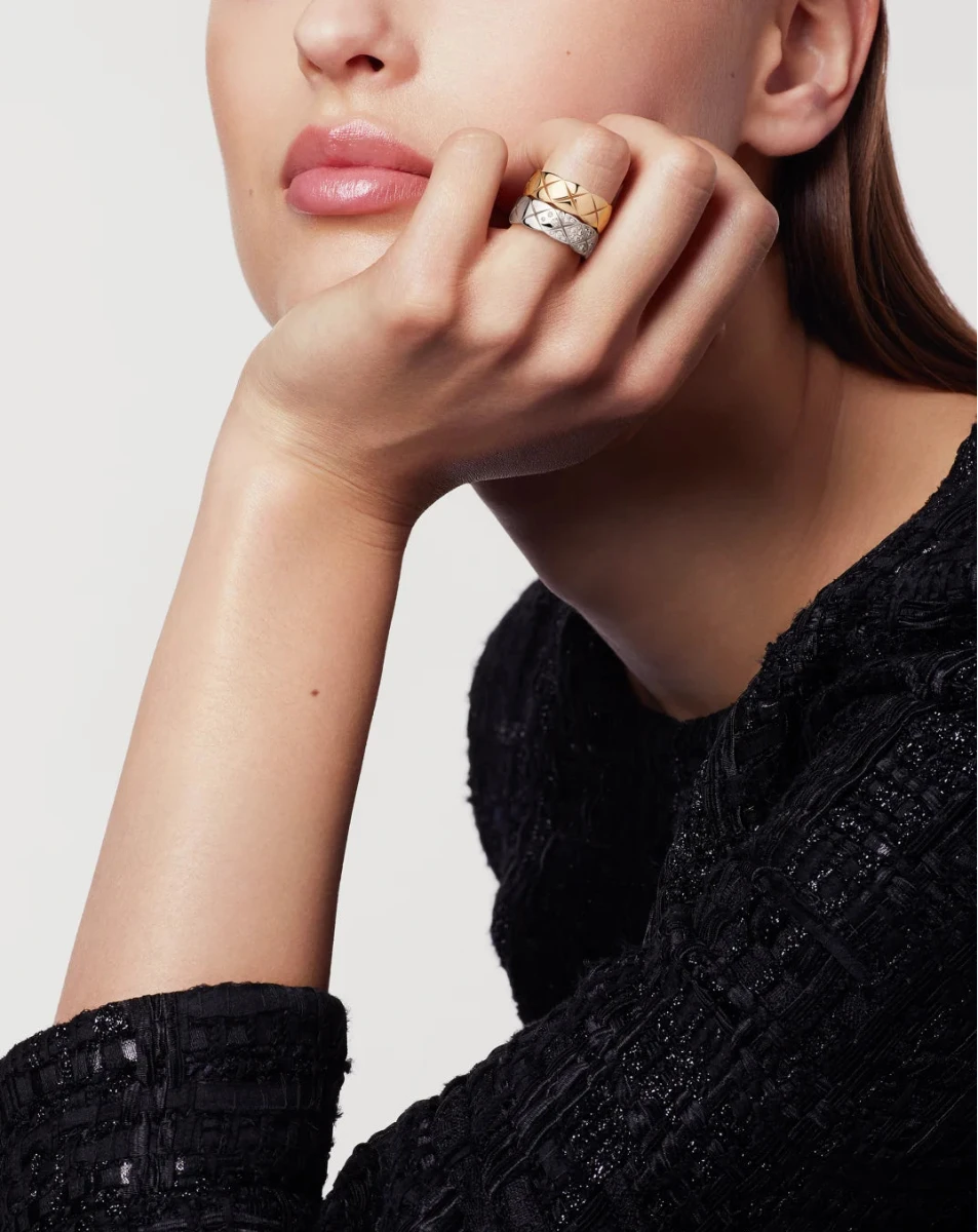color: Beige Gold