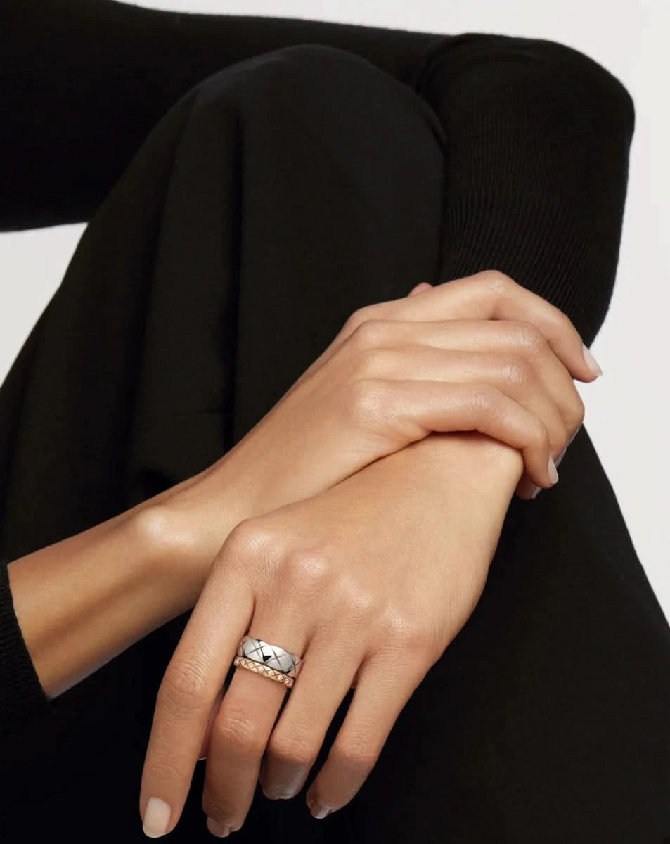 color: White Gold