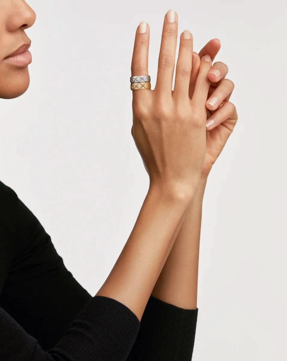 color: White Gold