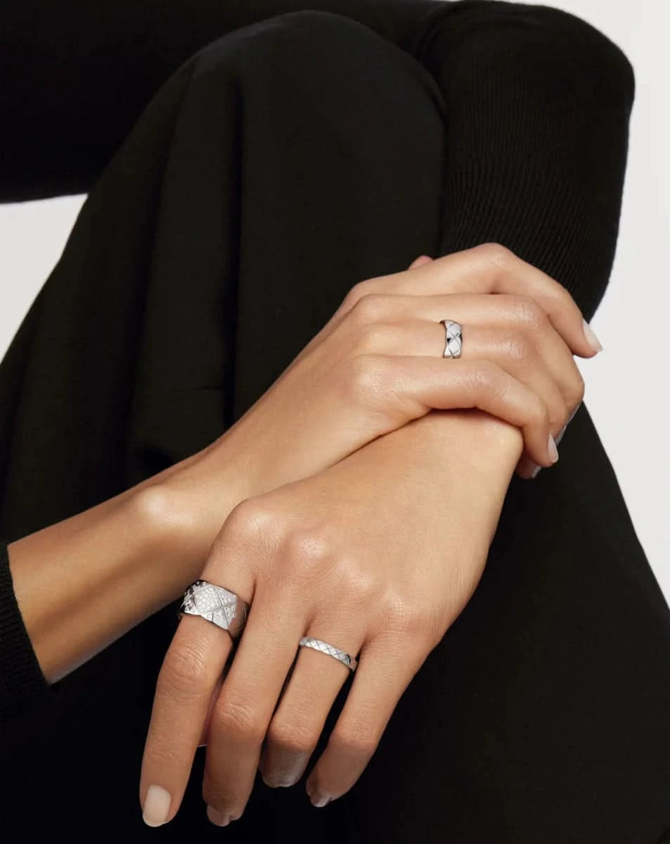 color: White Gold