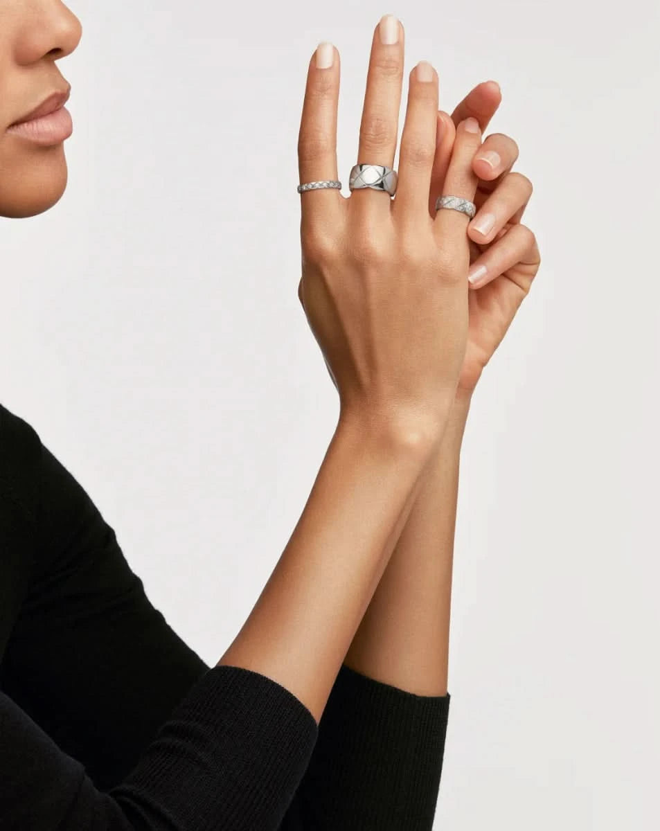 color: White Gold