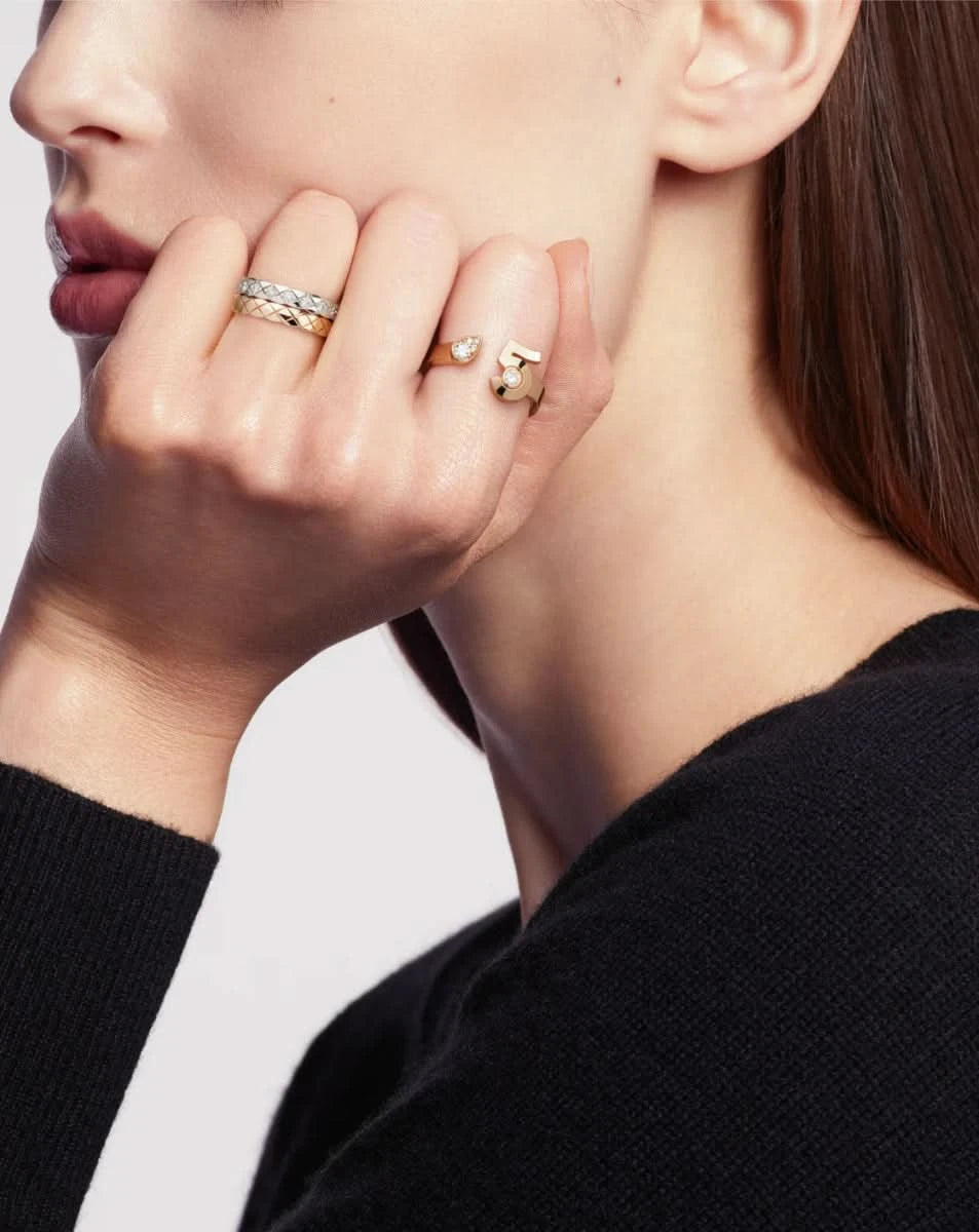 color: Beige Gold