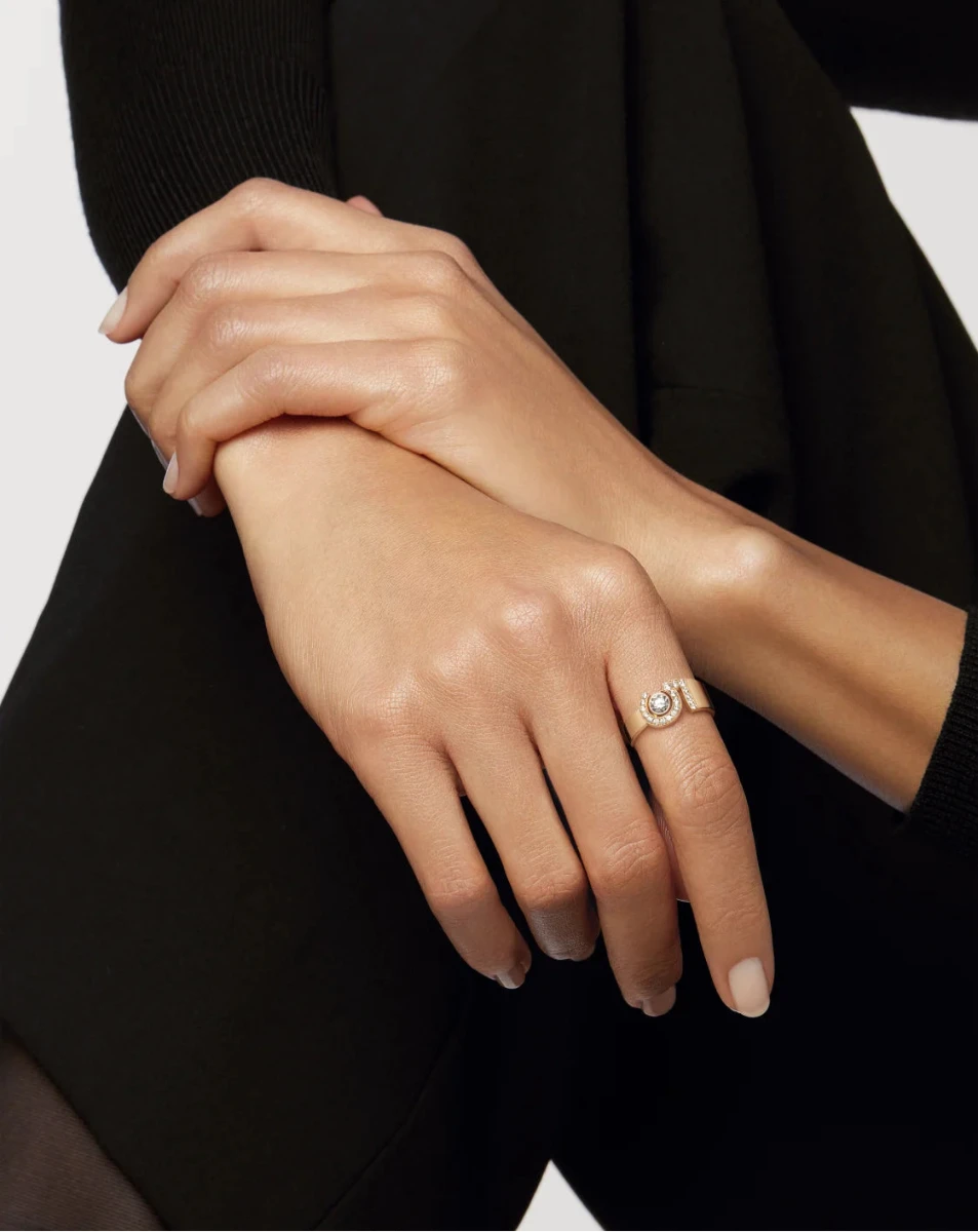 color: Beige Gold