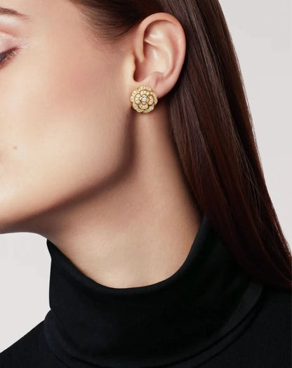 color: Yellow Gold