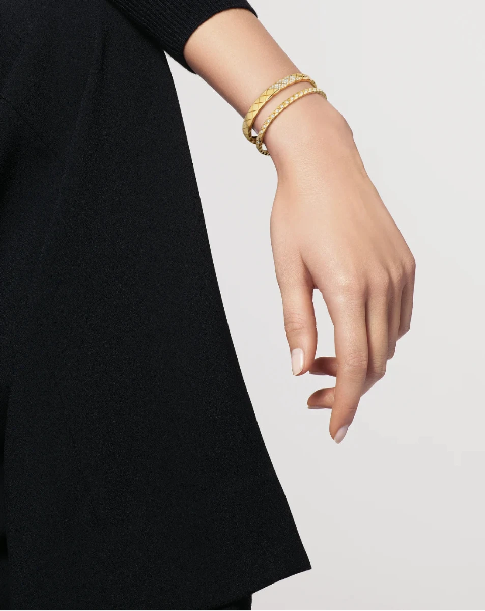 color: Yellow Gold