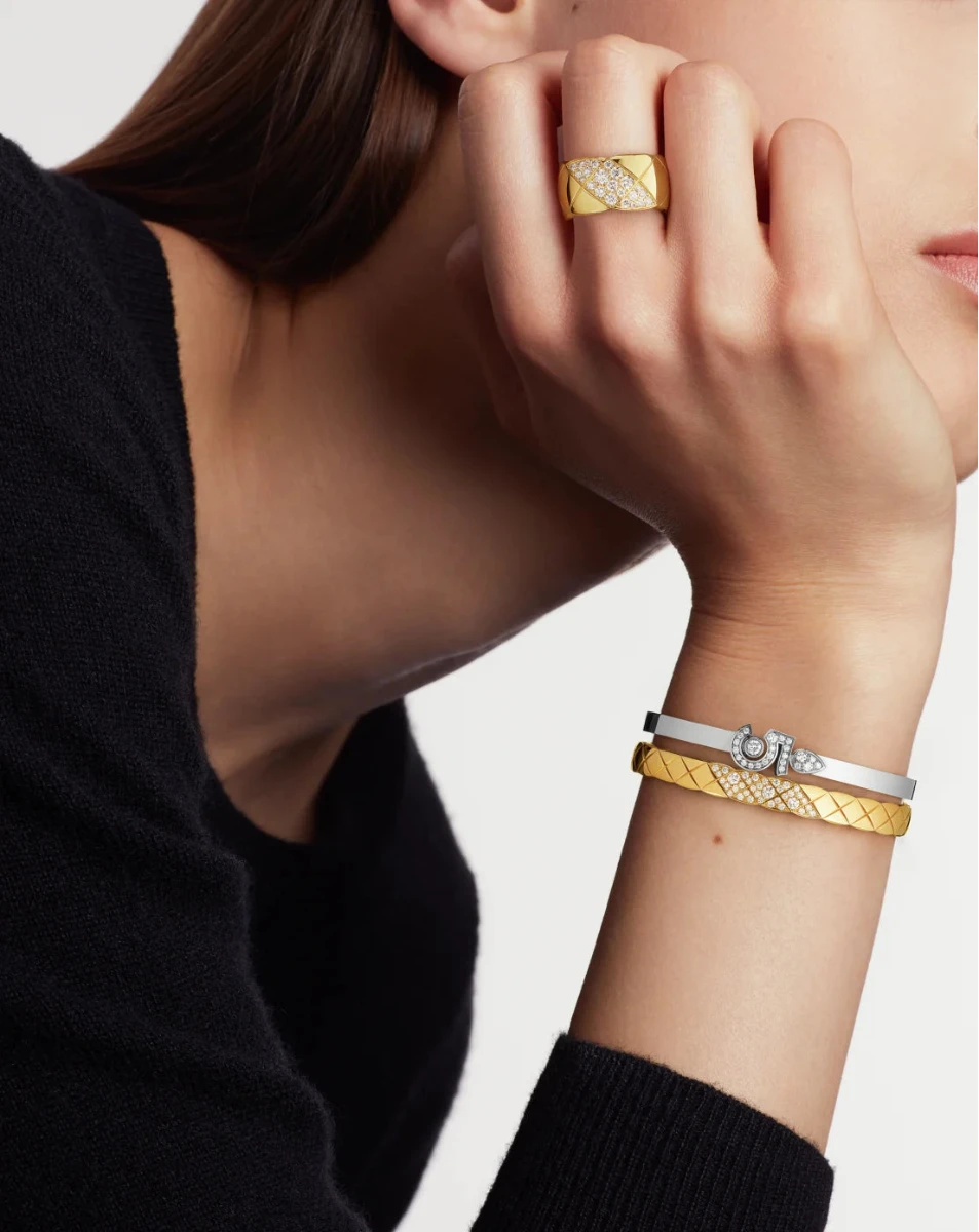 color: Yellow Gold