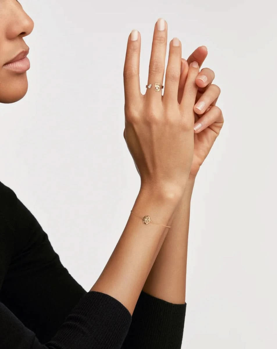 color: Rose Gold