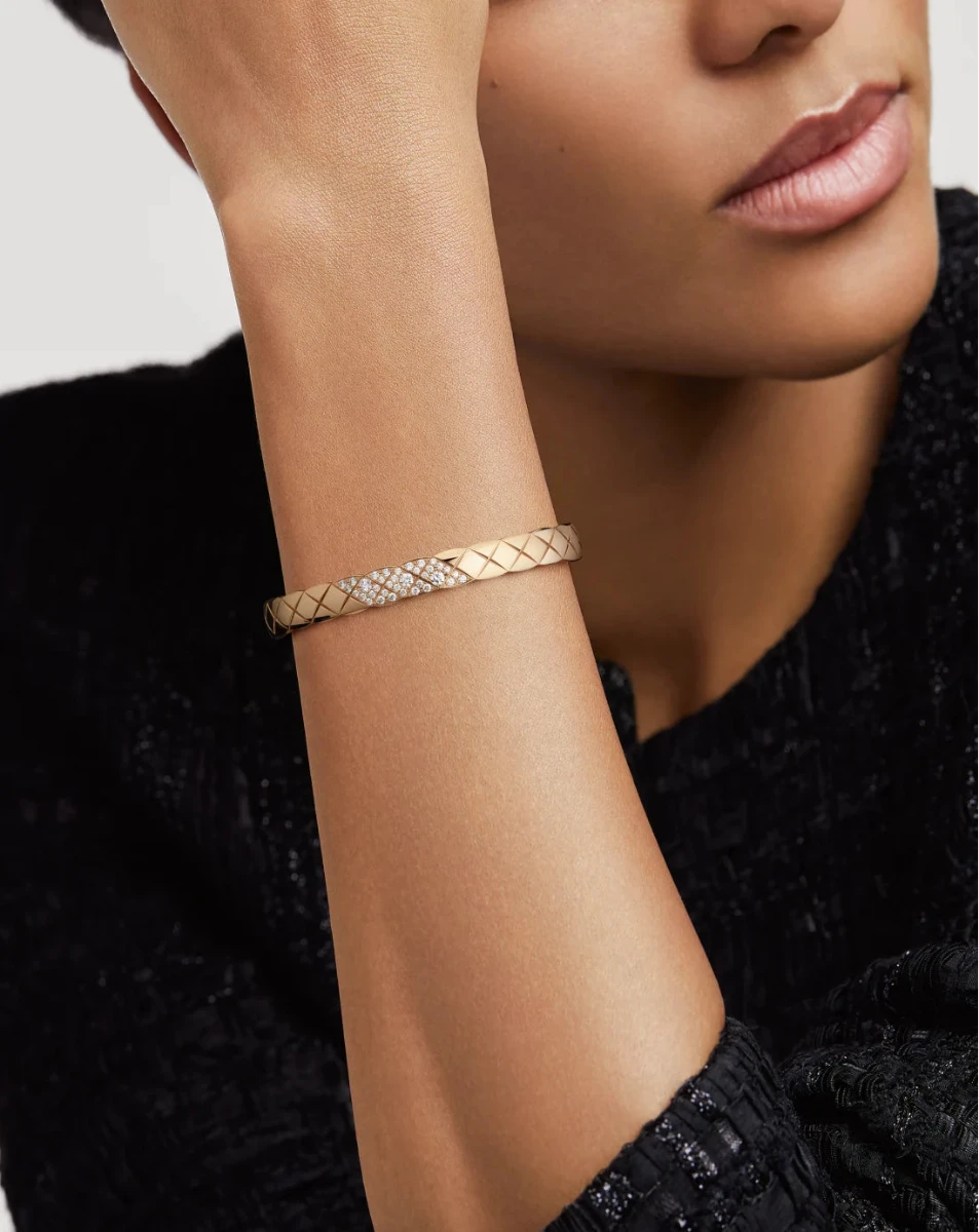color: Beige Gold