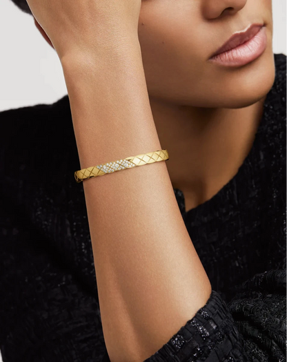 color: Yellow Gold