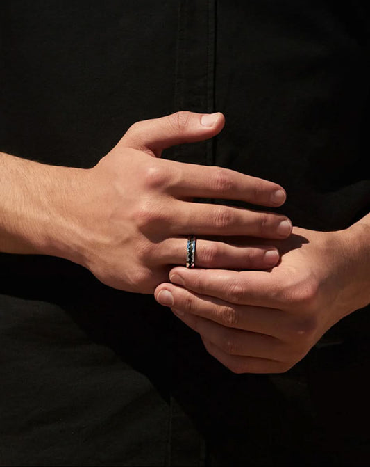 Akillis ring with DLC center and white gold
