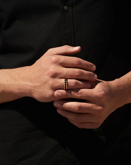 Akillis ring with DLC center and rose gold