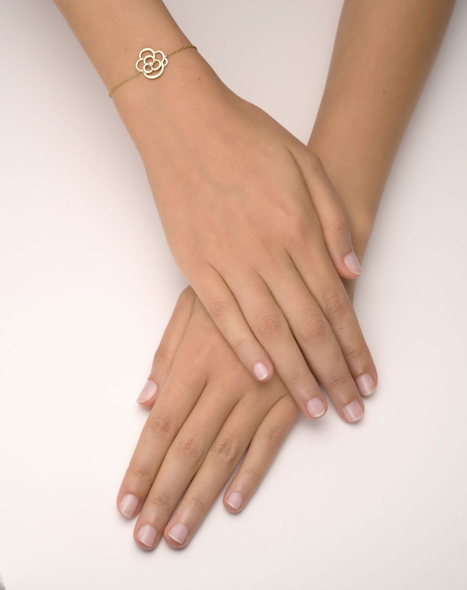 color: Yellow Gold