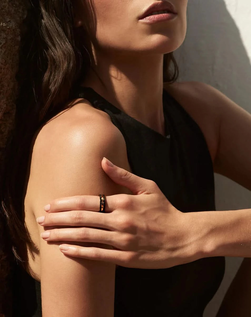 color: Rose Gold