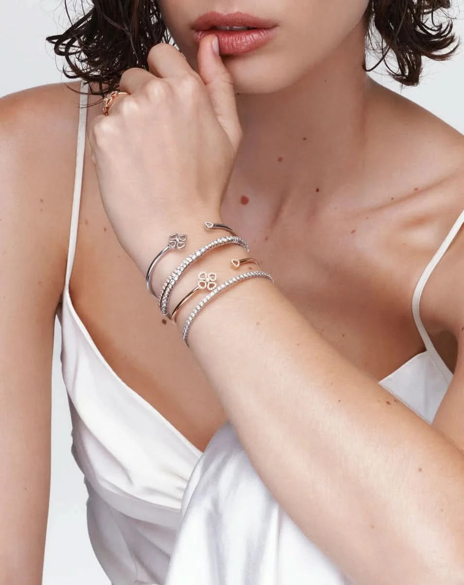 color: Rose Gold