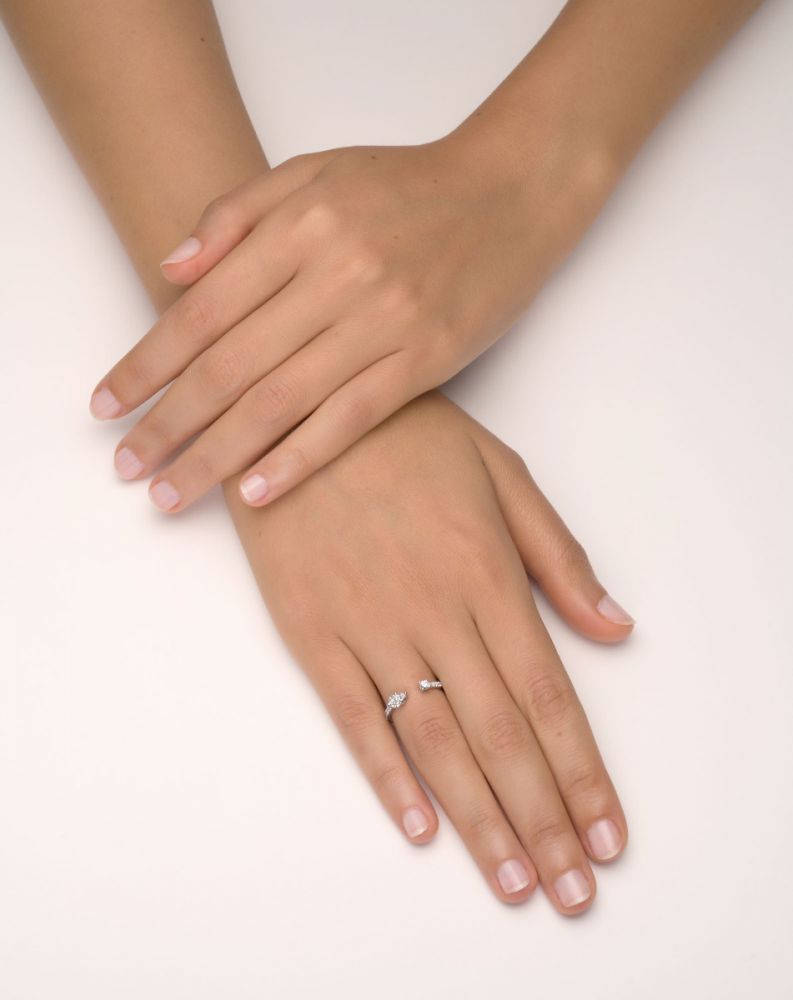 color: White Gold