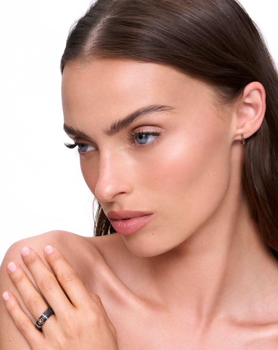 color: Yellow Gold
