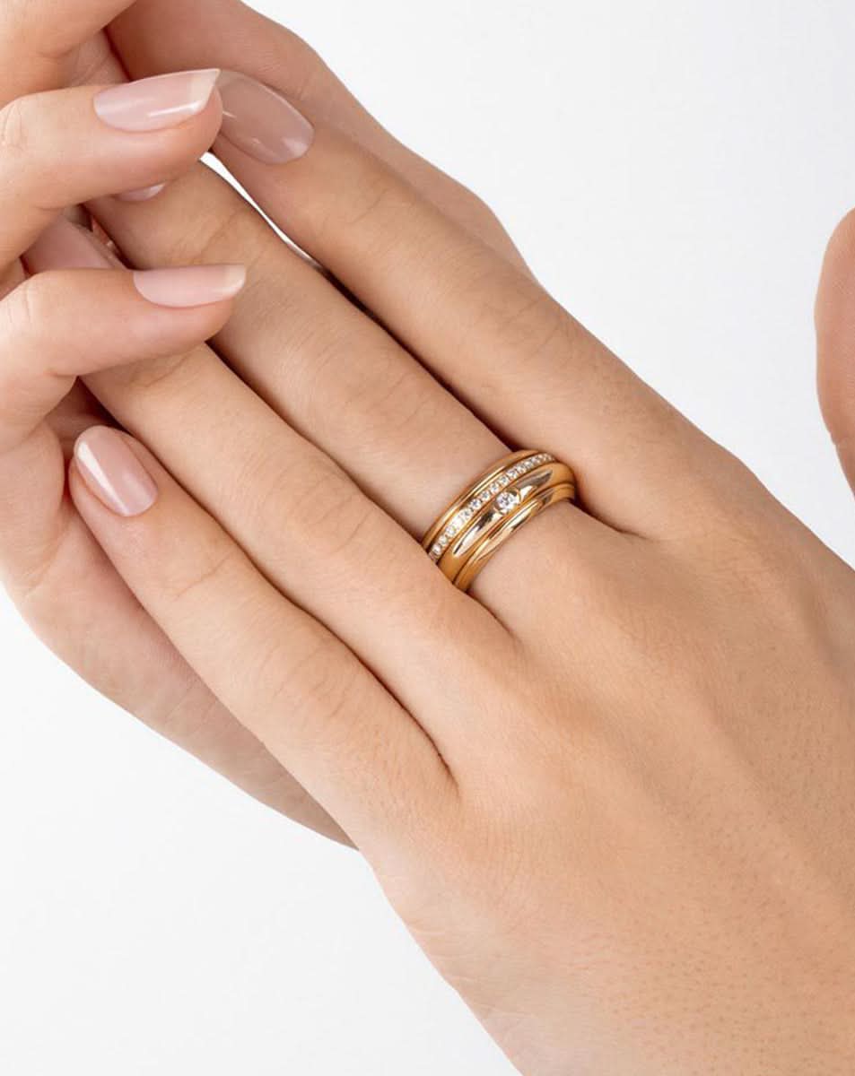 color: Rose Gold
