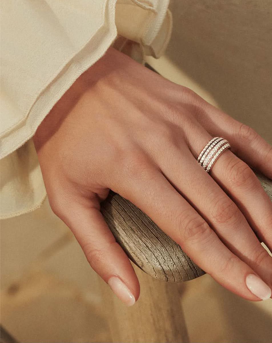 color: Rose Gold
