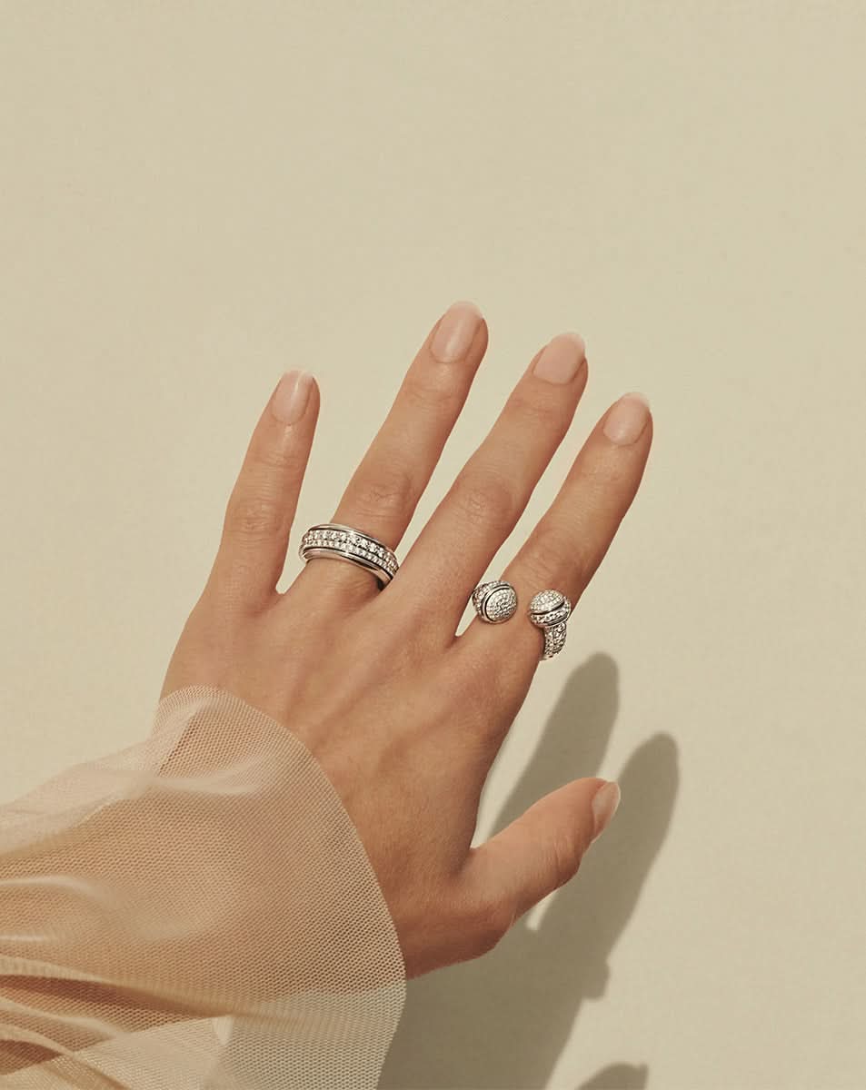 color: White Gold