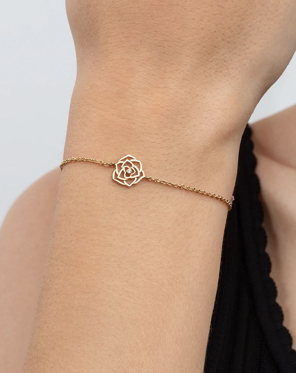 color: Rose Gold