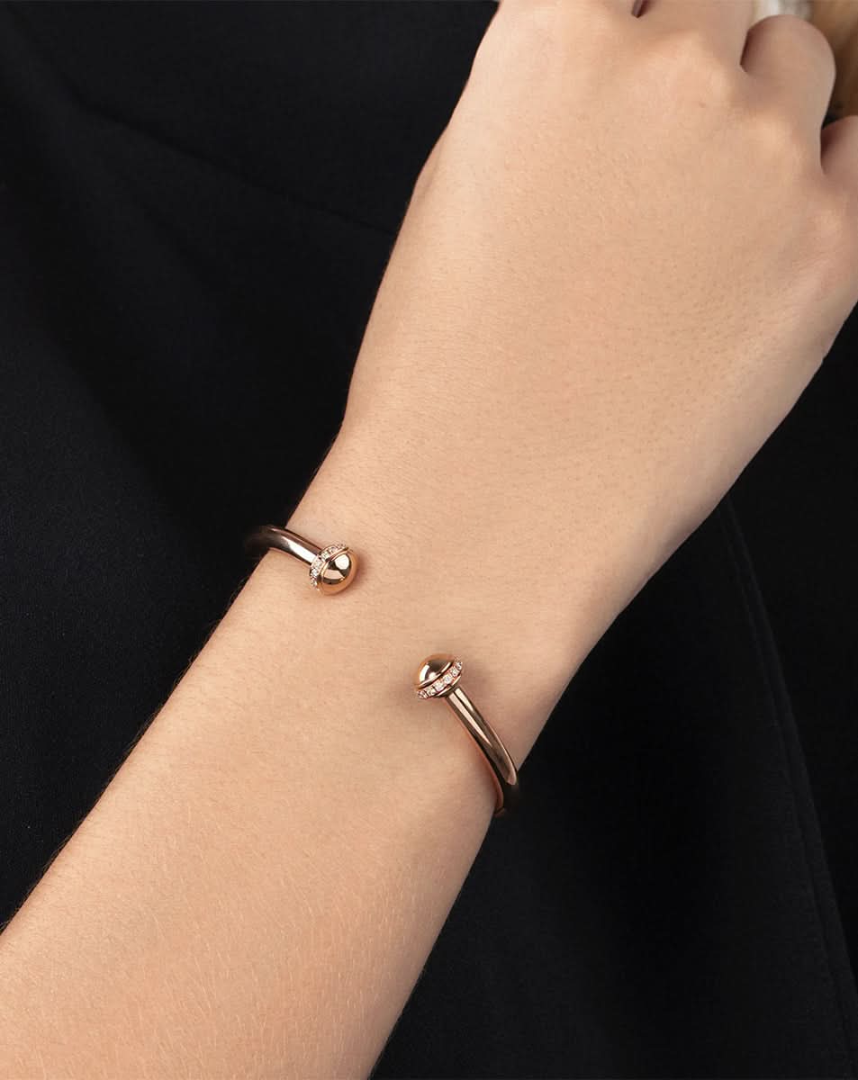 color: Rose Gold
