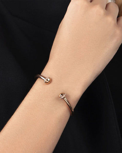 color: Rose Gold