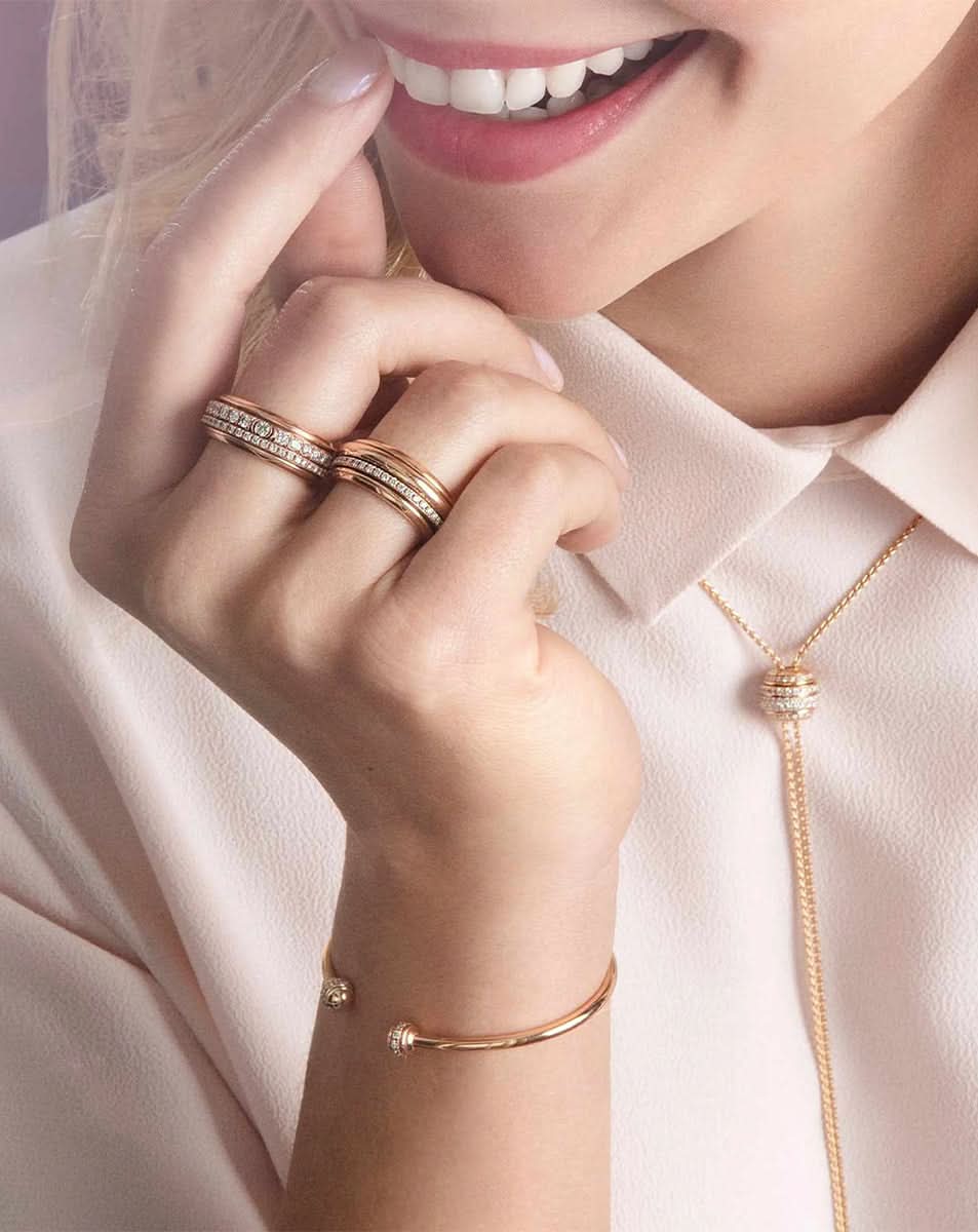 color: Rose Gold