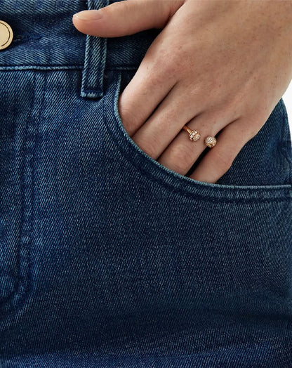 color: Rose Gold
