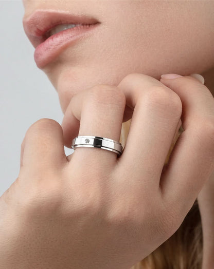 color: White Gold