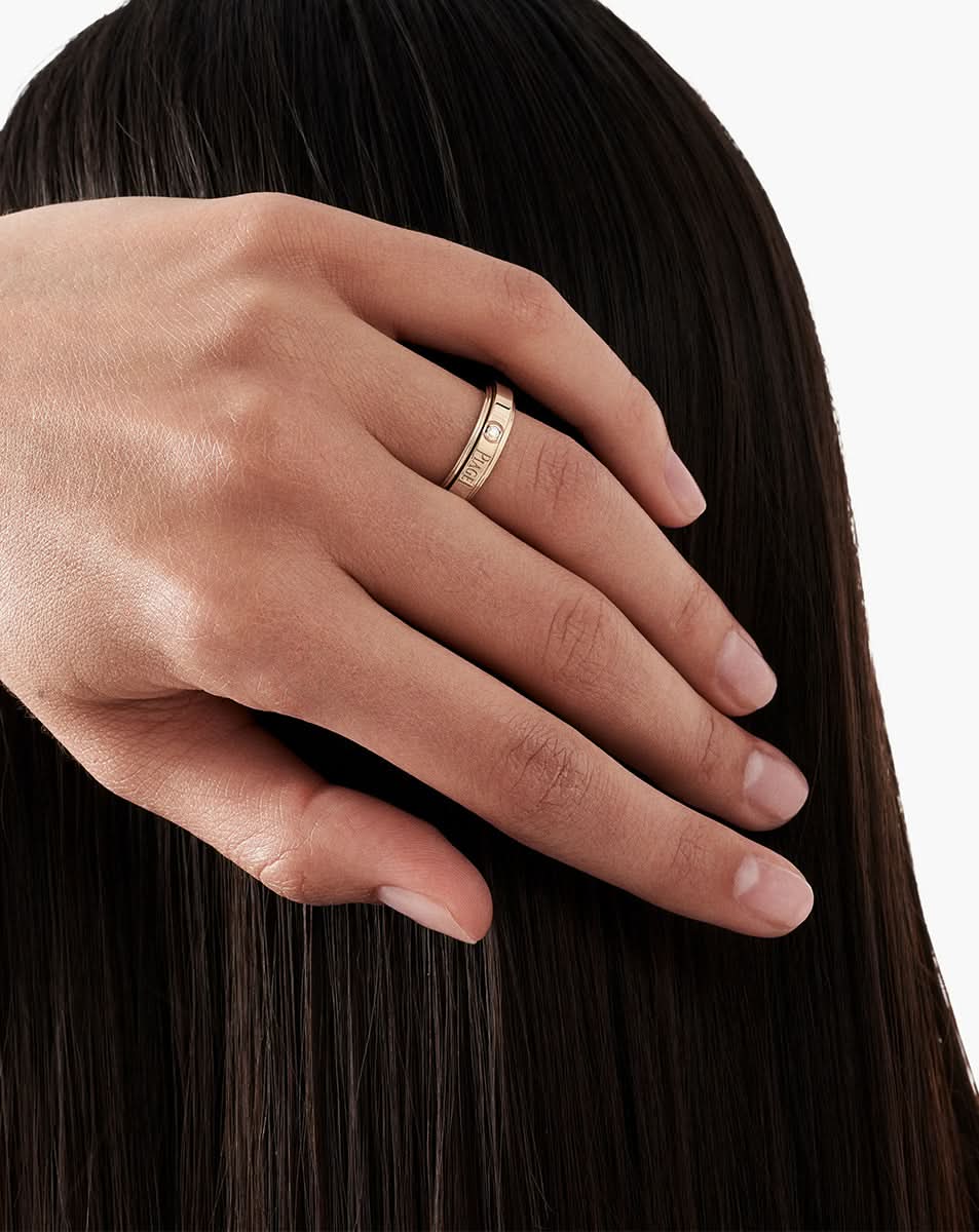 color: Rose Gold