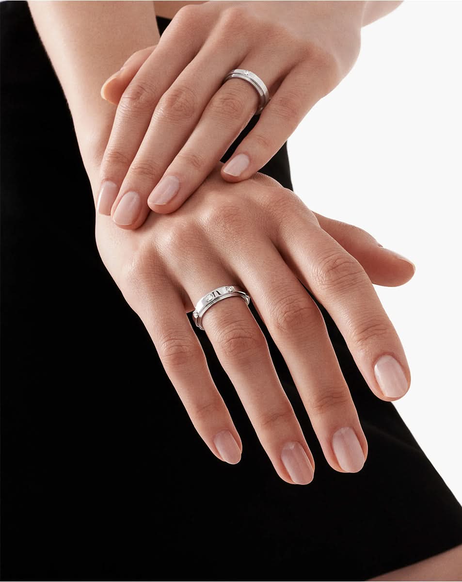 color: White Gold