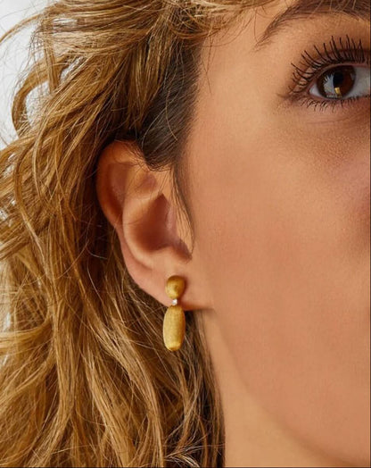color: Yellow Gold