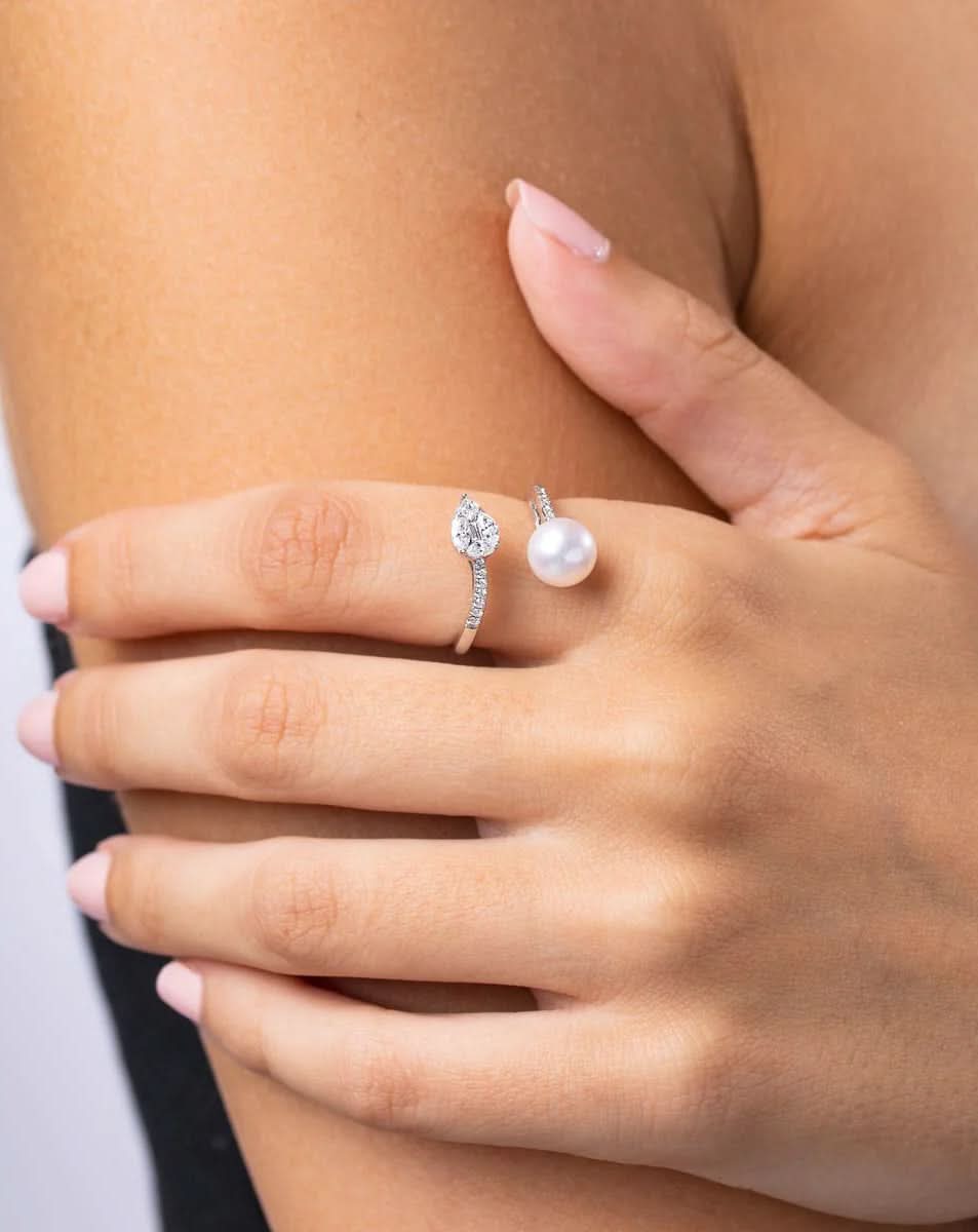 color: White Gold
