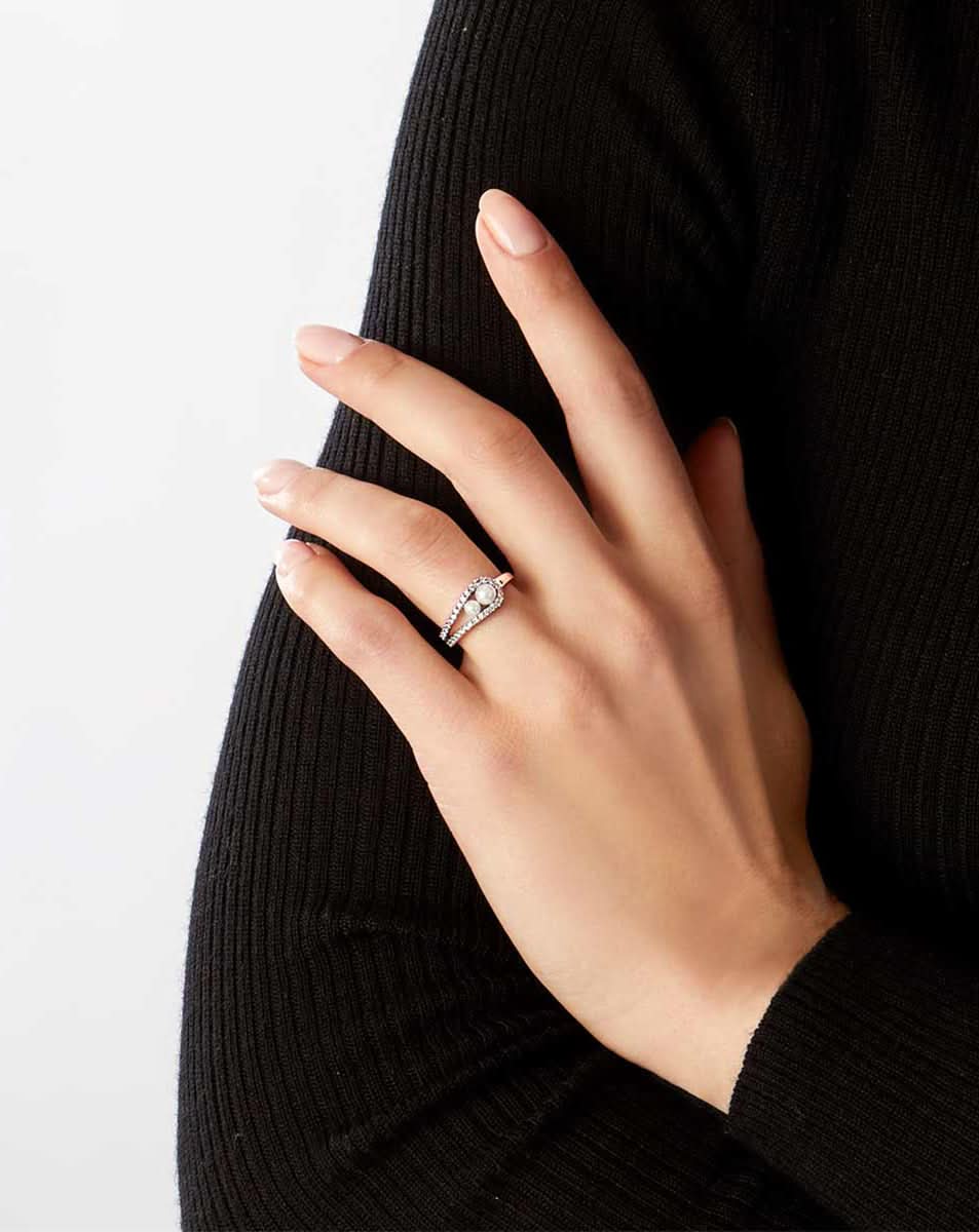 color: Rose Gold